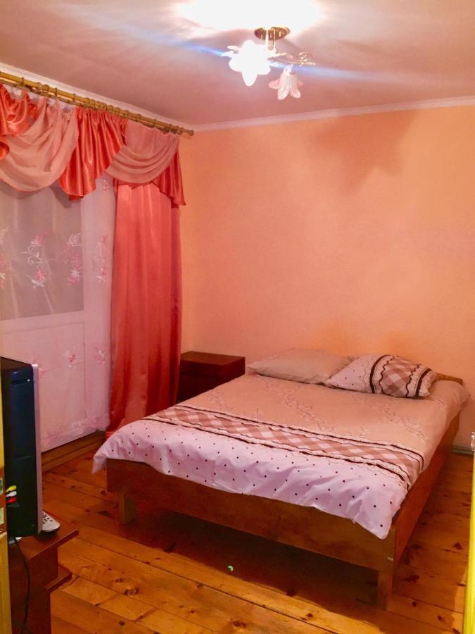 Карпатський Будинок Apartment Izki Exterior photo