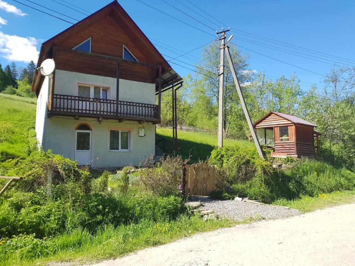 Карпатський Будинок Apartment Izki Exterior photo