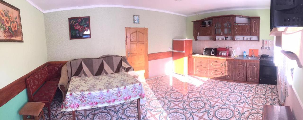 Карпатський Будинок Apartment Izki Exterior photo